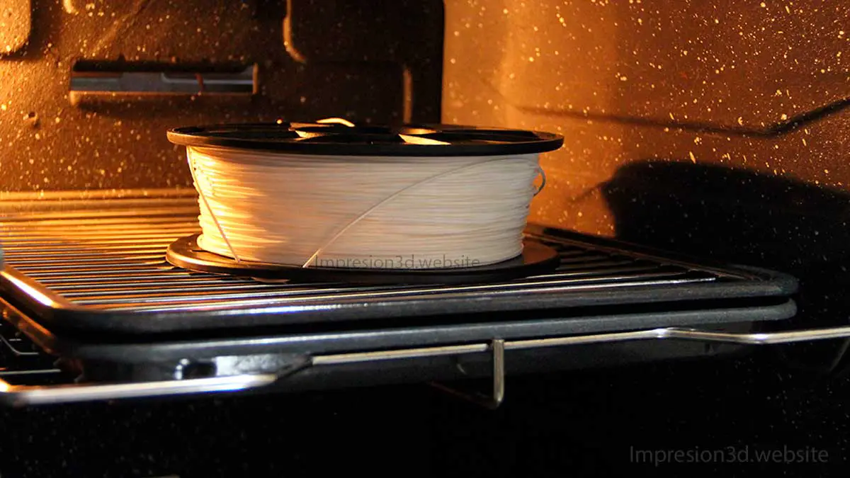 Humedad-en-los-filamentos-de-impresion-3D-secar-filamento-en-el-horno